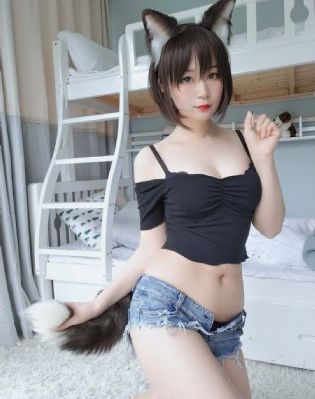 国产美脚玉足脚交_有字幕完整版