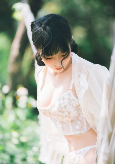 秋霞手机在线播放_BD英语在线视频观看