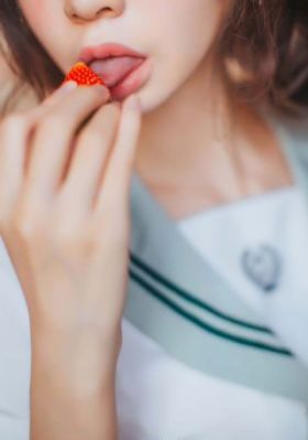 游泳先生美女肚子胀气视频_剧情片高清迅雷在线观看